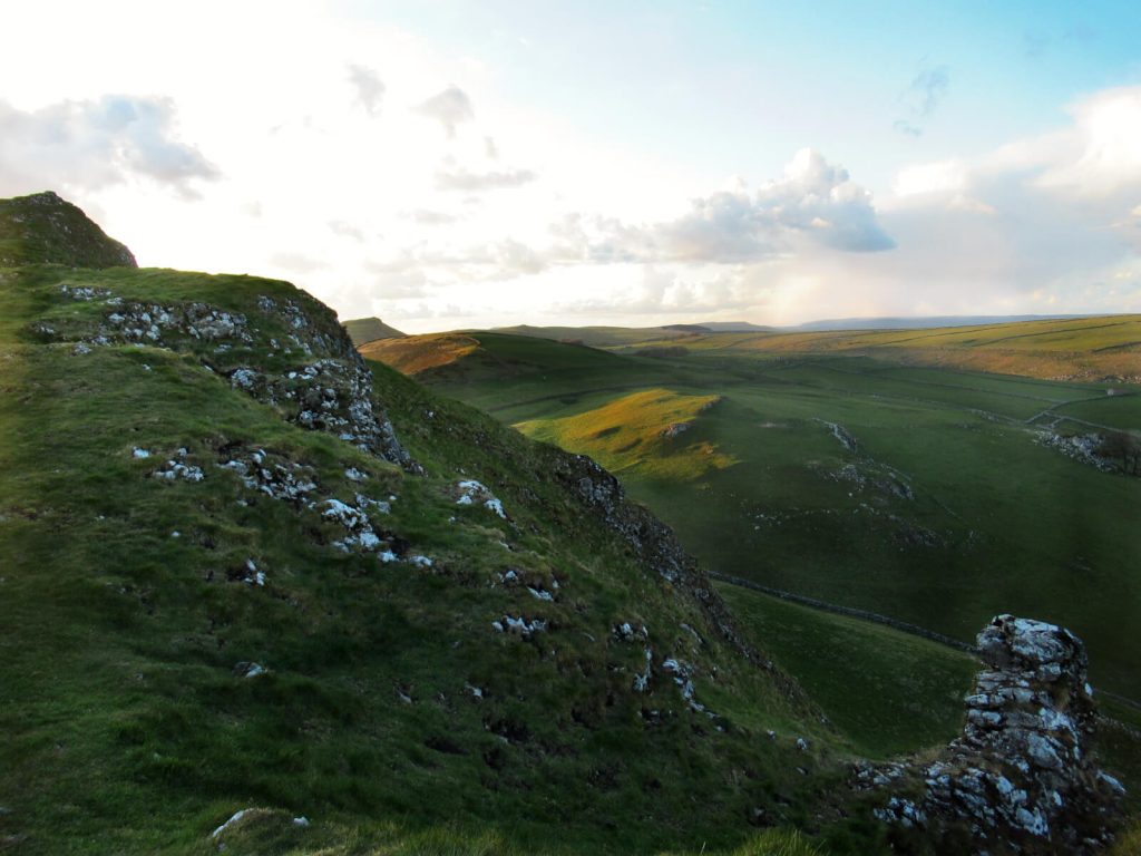 Incredible views on this short walk with both rocky and rolling hills the landscape contrasts in this area of the Peak District