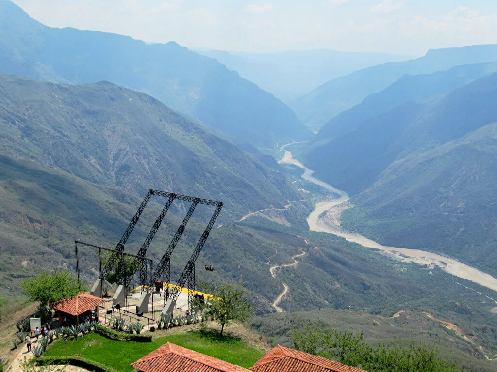 The giant swing overlooking the canyon at a height of 15 metres