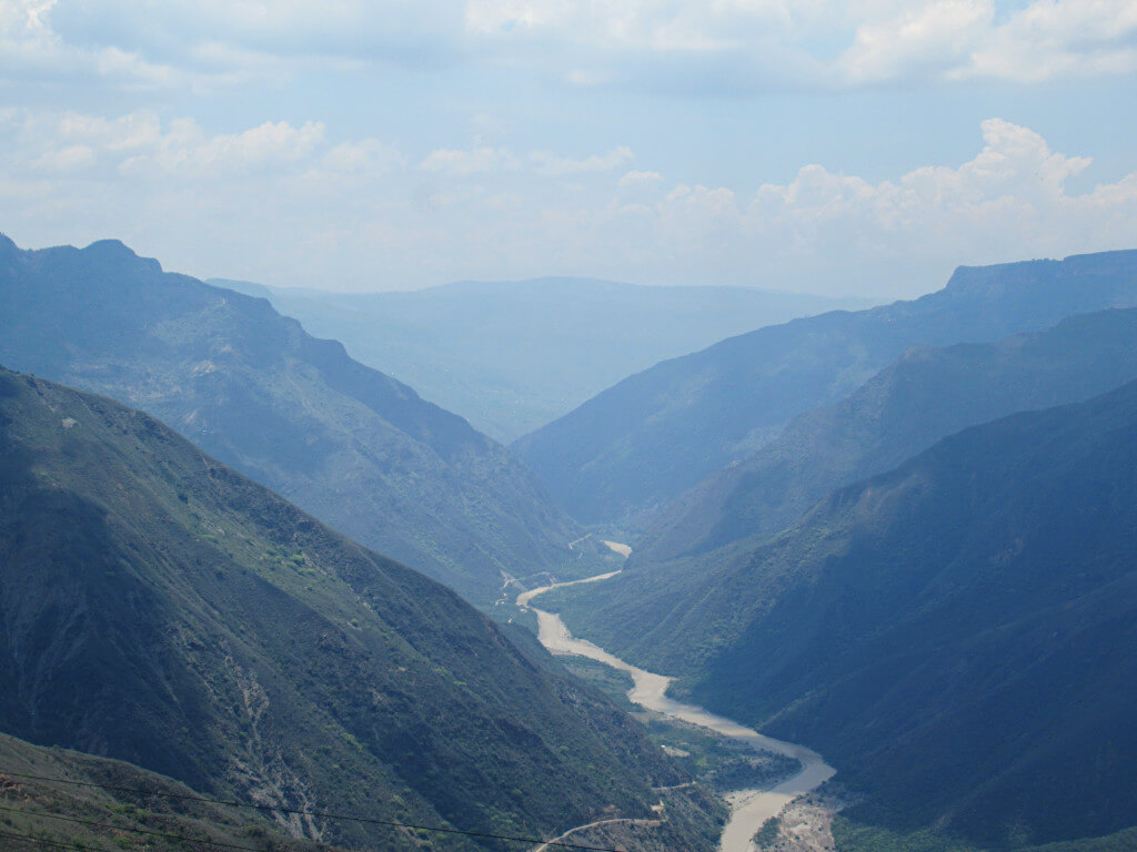 Looking into the canyon from the national park