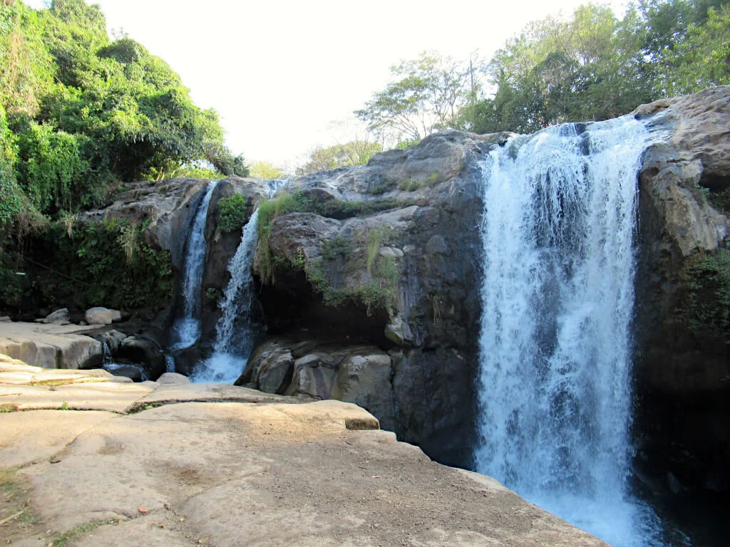 The Salto de Malacatiupan waterfalls in El Salvador, the water here is around 100 Fahrenheit or 37 Celsius