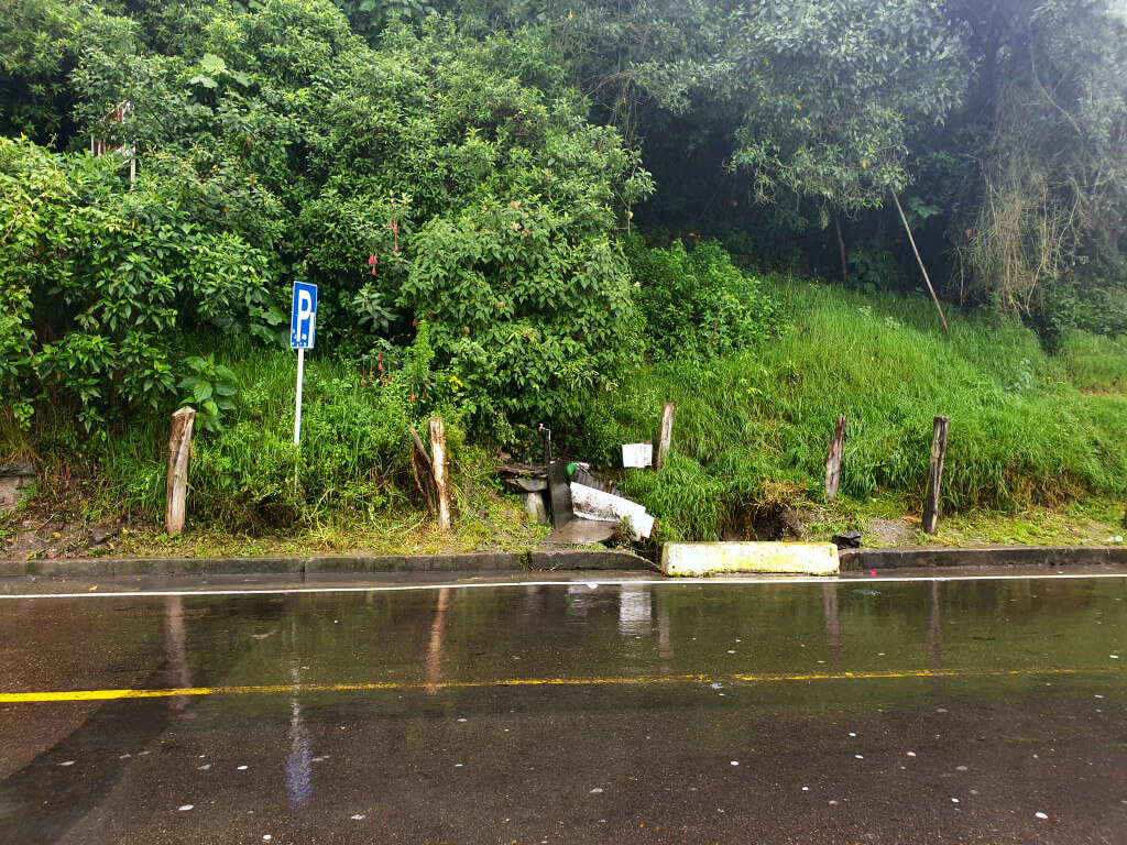 The bus stop location opposite the shelter at the Tequendama Falls