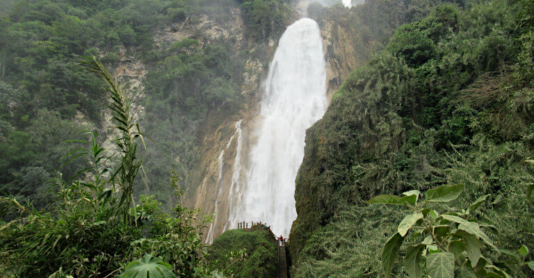 The best of the Chiapas waterfalls: Velo de Novia at Cascadas El Chilfon