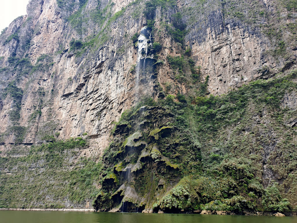 Located inside the Sumidero Canyon, this is one of the more unique Mexico waterfalls. The canyon walls are up to 1000 metres tall and the water here falls over rock and moss in the shape of a Christmas Tree